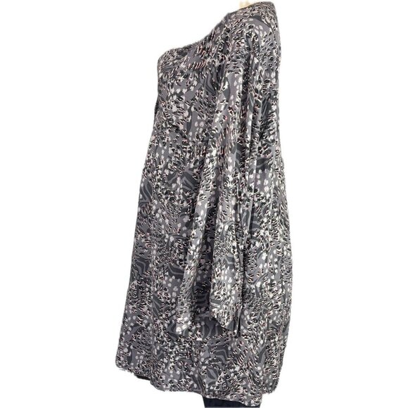 Torrid +5 Gray/Pink Split Button Neck Leopard & Zebra Print 3/4 Sleeve Blouse - Picture 6 of 6